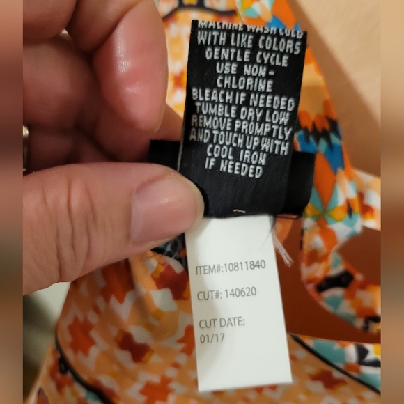 Torrid NWT Mosaic Print Layered Crisscross Cami Size 00 - Picture 4 of 6